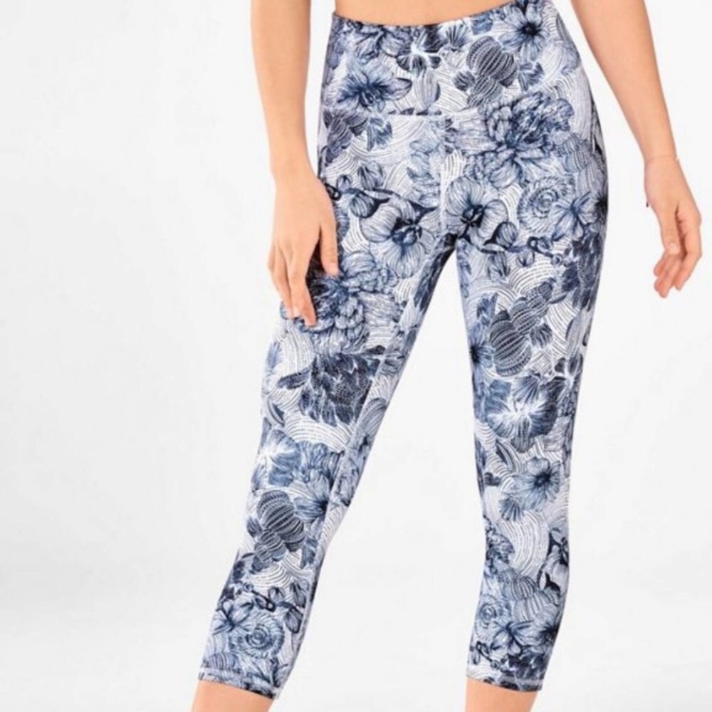 FABLETICS Salar Powerhold PALISADES Blue & White Floral Leggings Sz XS S